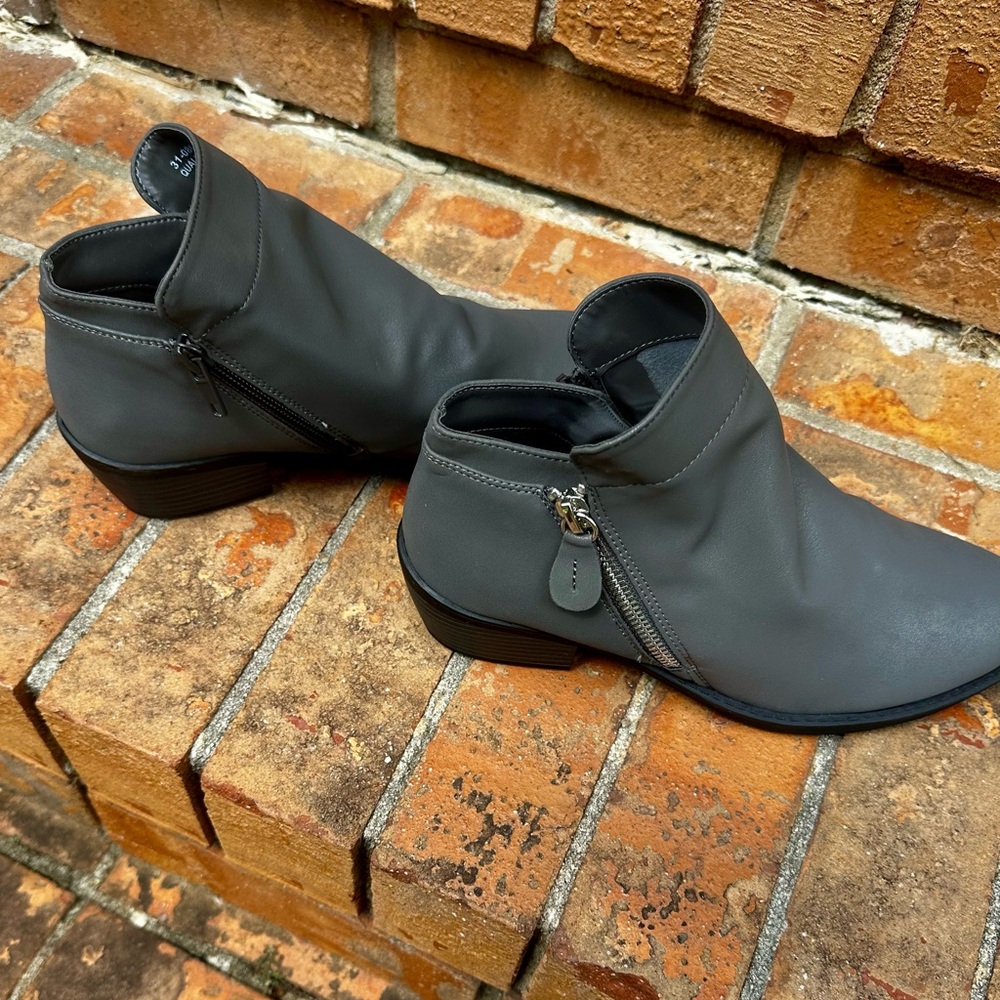 Easy Street black ankle booties grey size 7.5 - Picture 5 of 6
